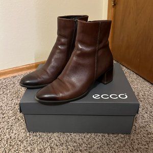 Ecco Ankle Boot Shape 35 Block in Brown Bison Color